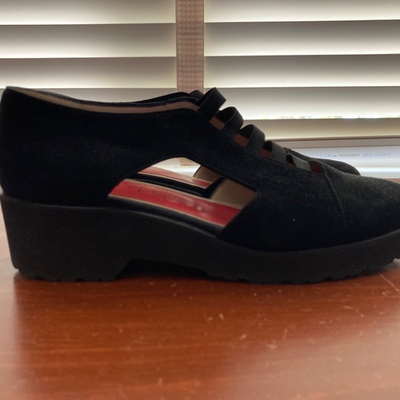 NWOT Pas de Rouge suede shoes - Picture 3 of 8